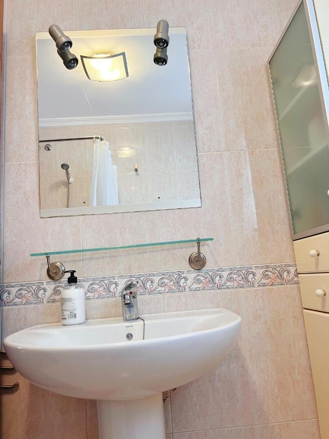 3 Habitacion Centro Уэльва Экстерьер фото